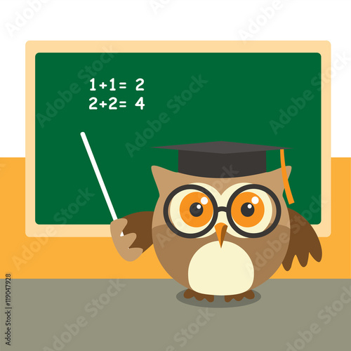 Ilustración de un búho profesor de matemáticas delante de una pizarra