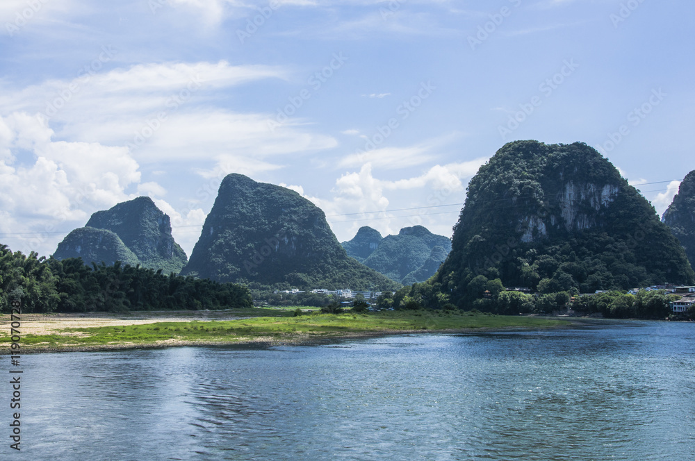 The Lijiang river and karst mountains scenery in autumn
 