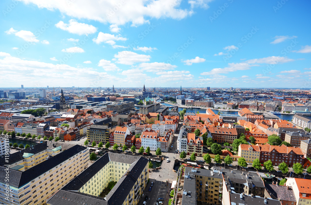 Skyline von Kopenhagen mit Blick auf Schloss Christiansborg, Alte Börse und Nicolai-Kirche Skyline von Kopenhagen mit Blick auf Schloss Christiansborg, Alte Börse und Nicolai-Kirche