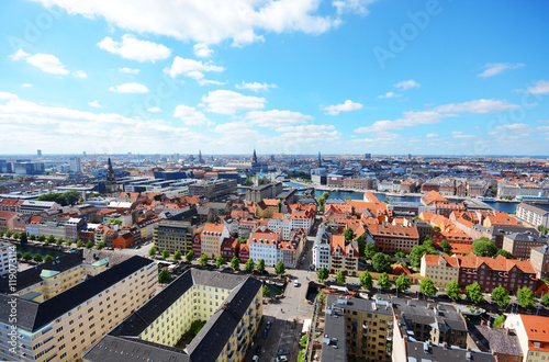 Skyline von Kopenhagen mit Blick auf Schloss Christiansborg, Alte Börse und Nicolai-Kirche