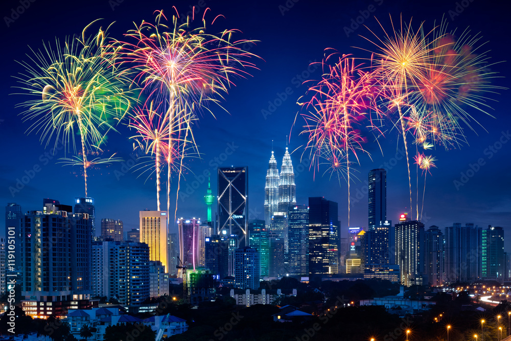 Fototapeta premium Firework over kuala lumpur city, Malaysia skyline