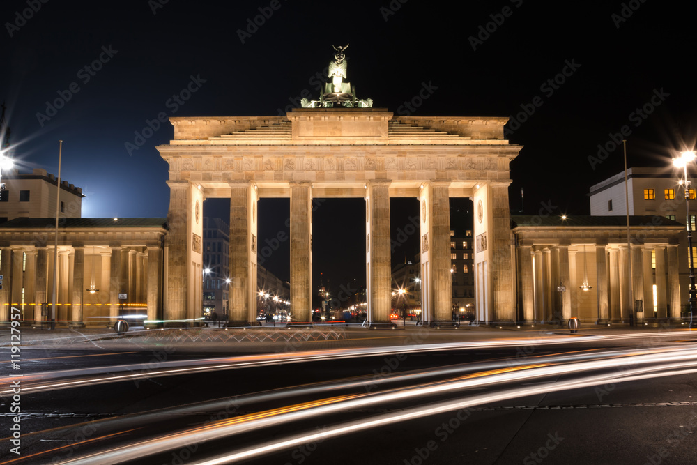 Fototapeta premium Brandenburger Tor in der Nacht
