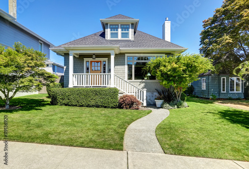 Single-family American craftsman house exterior.