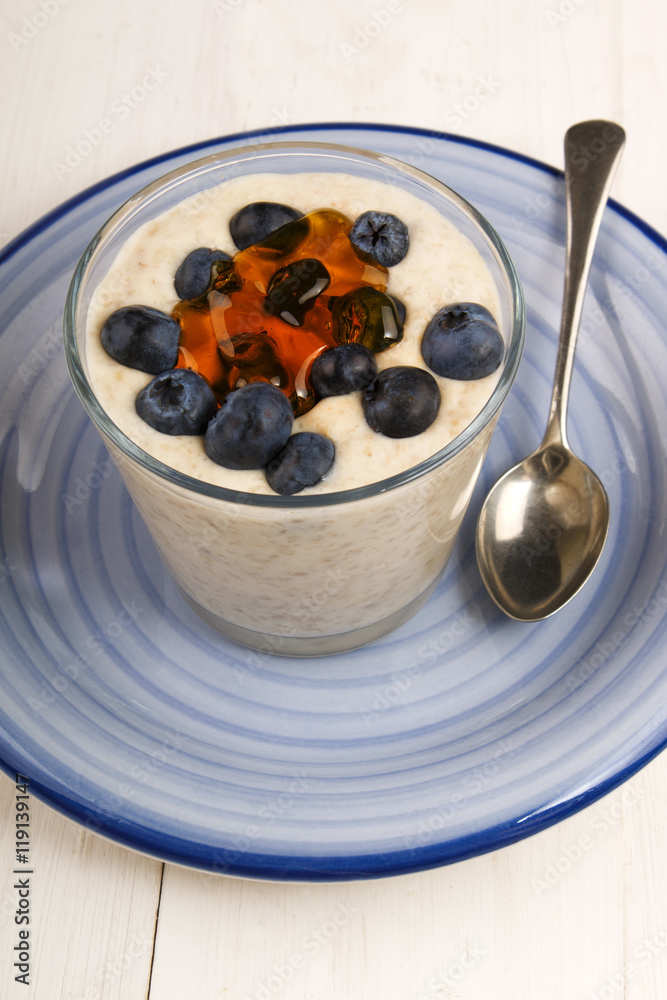 irish steel cut oats cooked with cream and blueberries irish steel cut oats cooked with cream and blueberries