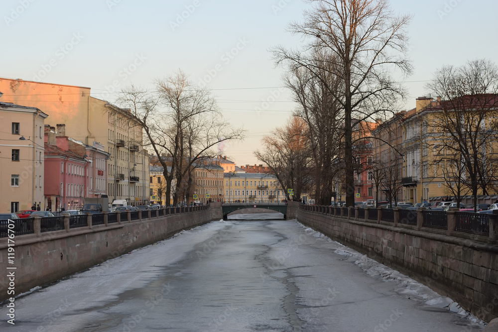 View of the Kharlamov bridge across the Griboyedov canal