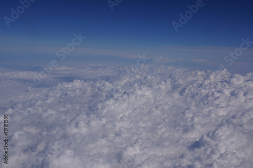 geschlossene Cumulostratus-Wolkendecke von oben