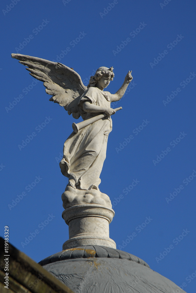 Angel at Recoleta cemitery