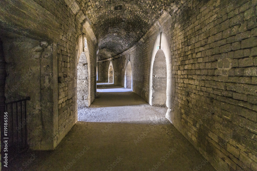 Obraz premium old walls at arena in Arles