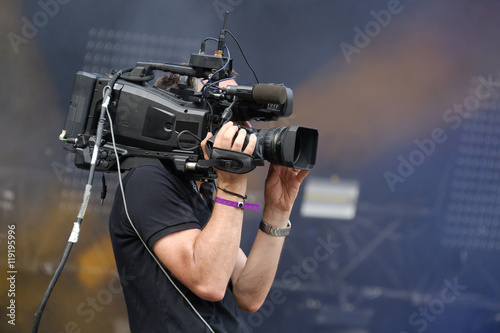 cameraman caméra vidéo filmer hd cadrer tv clip scène musique