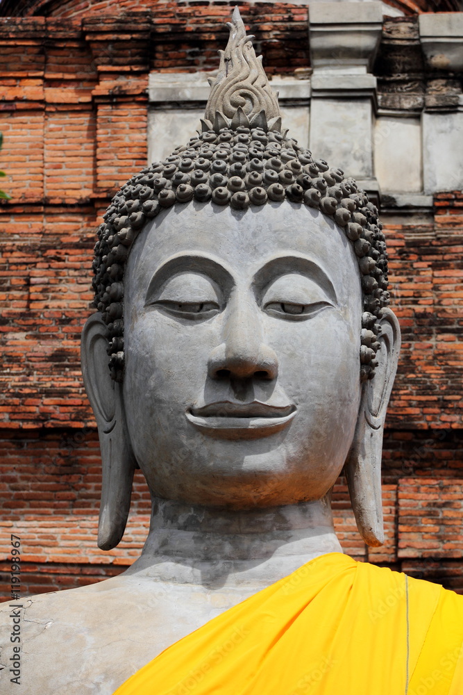 buddha face in ayutthaya
