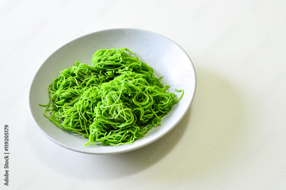 Green Noodles in the White Dish, Preparation of Raw Food Green Noodles in the White Dish, Preparation of Raw Food