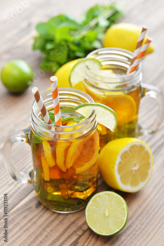 Ice tea with fresh lemons