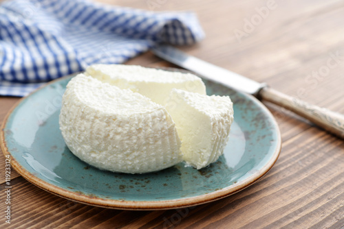 Schilderij op canvas Fresh ricotta on plate