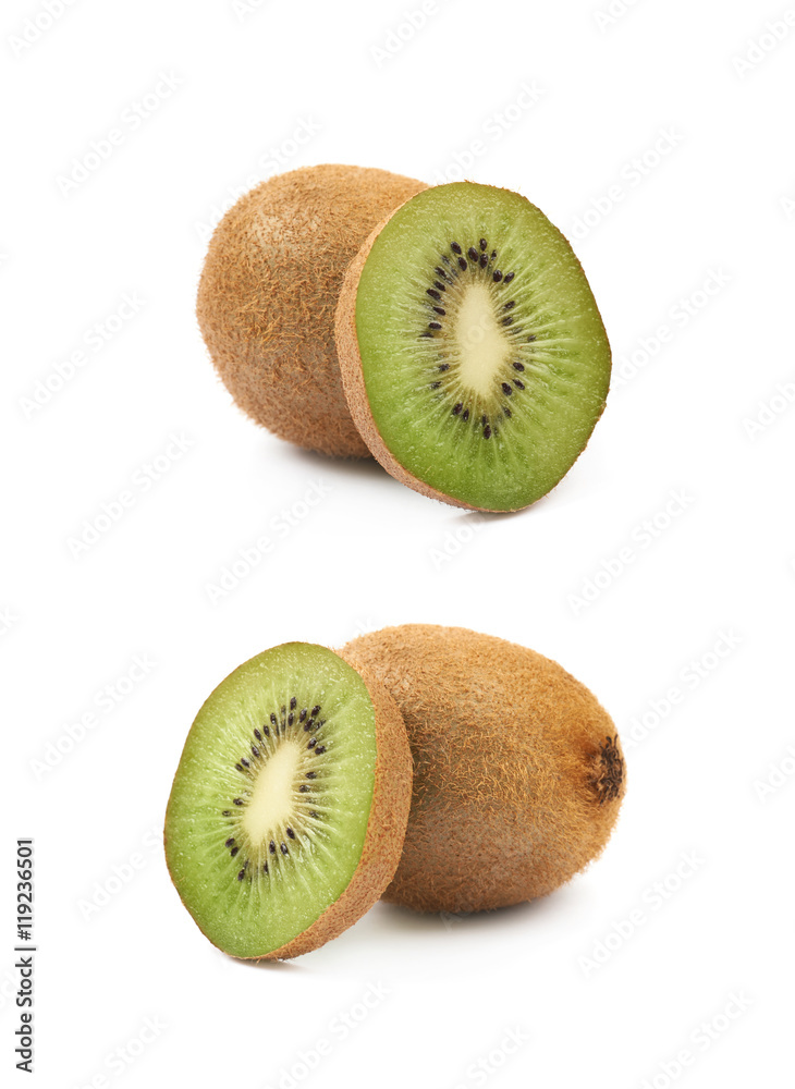 Obraz premium Ripe kiwi fruit isolated