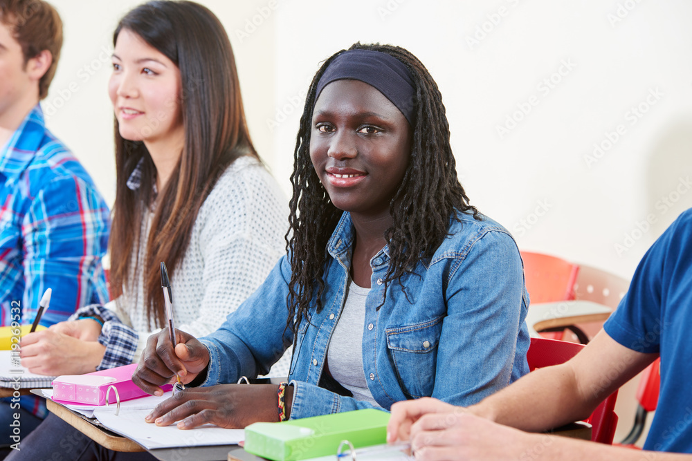 Afrikanische Studentin lächelt Stock Photo | Adobe Stock