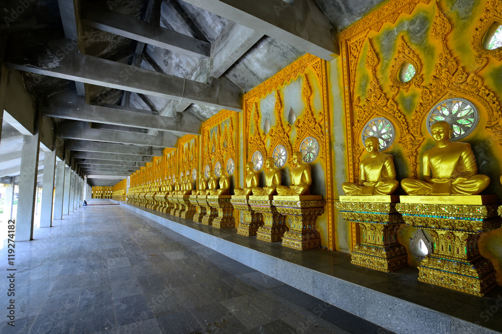 Fototapeta premium Phra Maha Chedi Chai Mongkol