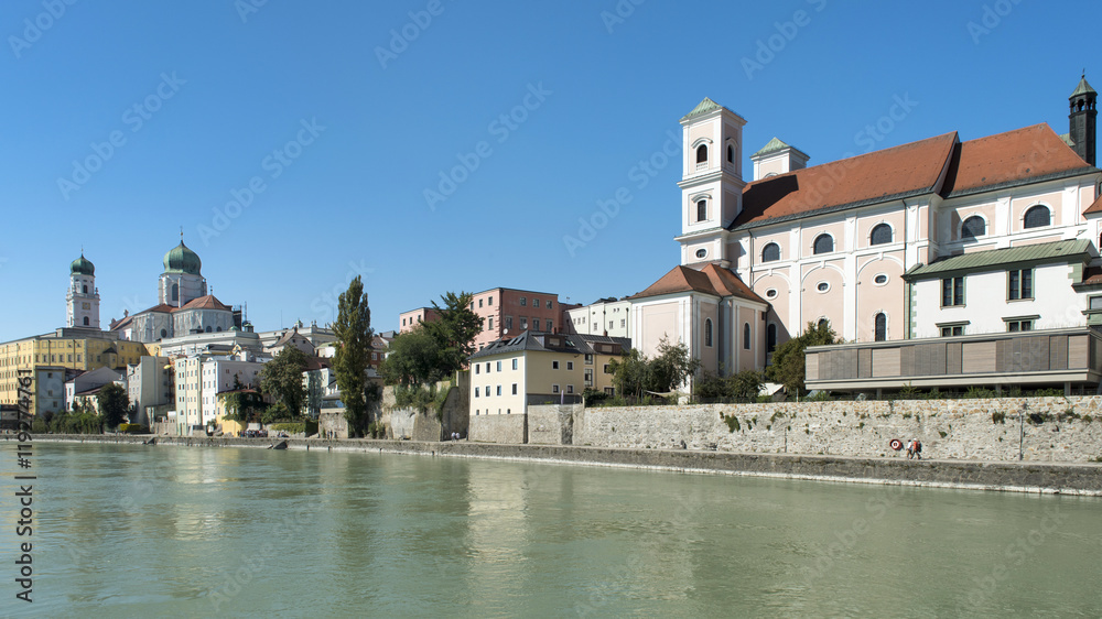 Fototapeta premium PASSAU - DREIFLÜSSESTADT - Kulturdenkmäler