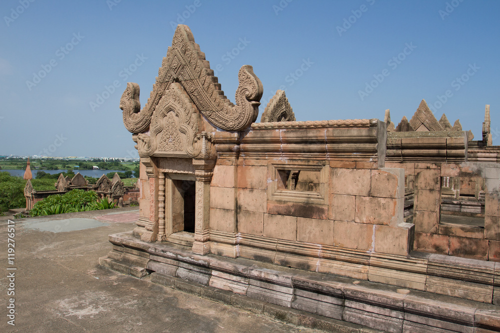 Naklejka premium Prasat Phra Wihan copies of temple in Ancient Siam. Samut Prakan, Thailand.