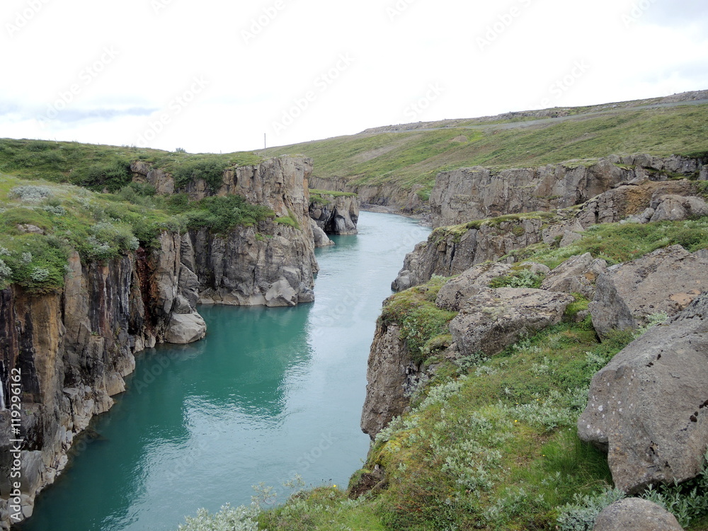 Rivière turquoise d'Islande