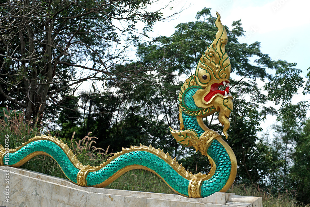 Fototapeta premium serpent or big snake statue