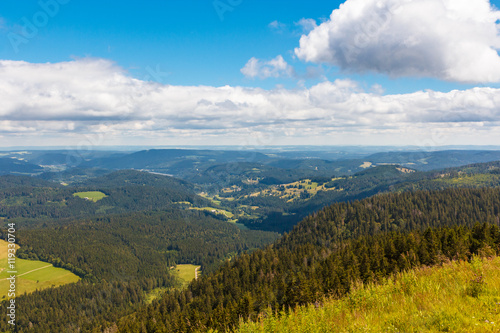 Blick vom Feldberg über Schwarzwald © sergklein