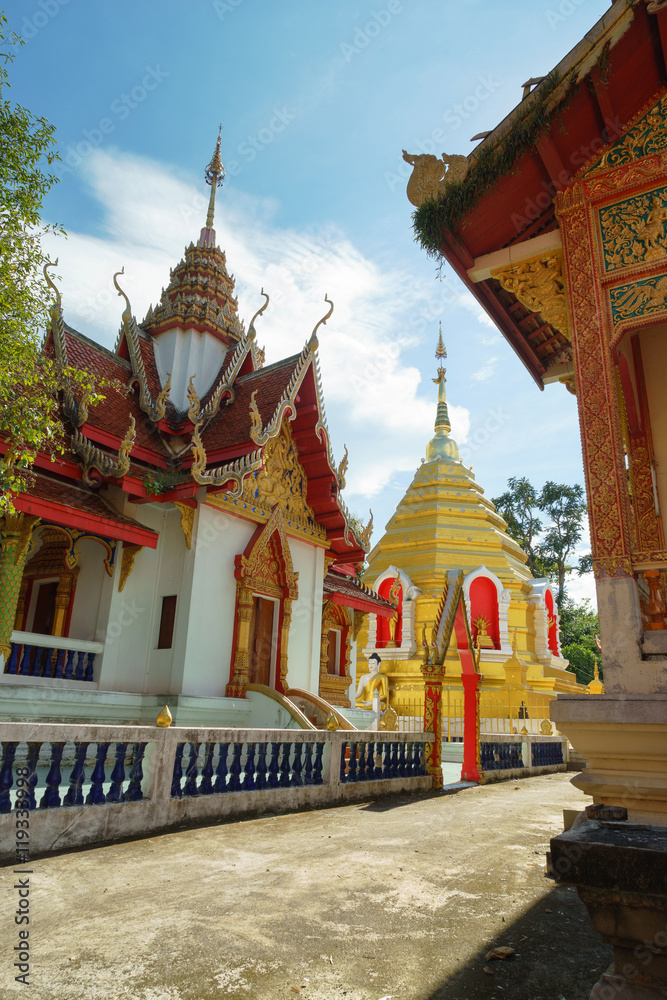 Fototapeta premium Wat Phra That Sob Fang