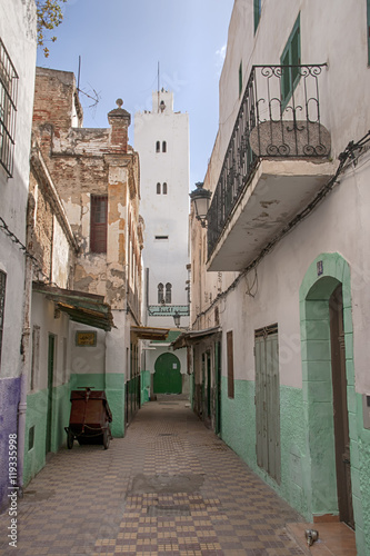 Calles de la medina de Tetuán, Marruecos photo