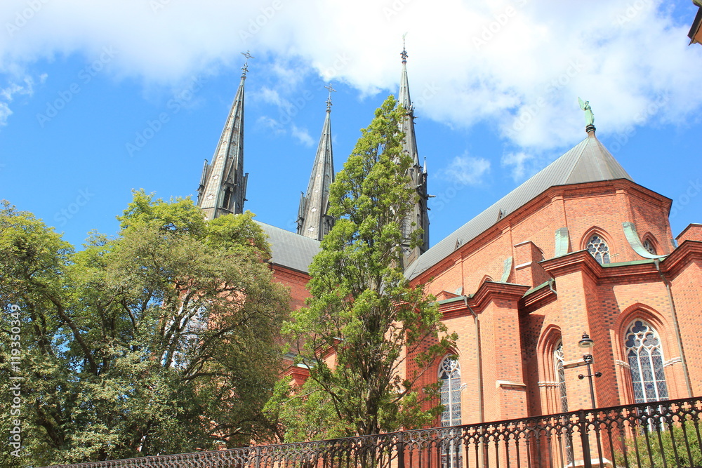 Fototapeta premium Der berühmte Dom St. Erik in der Stadt Uppsala (Schweden)