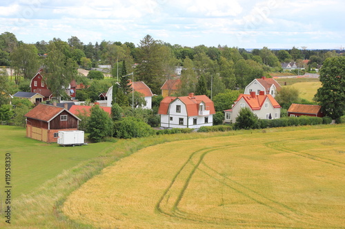 Uppsala: Dorf und Acker in Schweden (Landschaft)