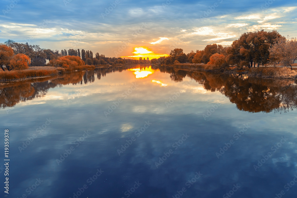 dawn on the autumn river