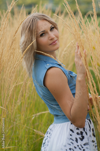 sumeer, blonde in the Park photo