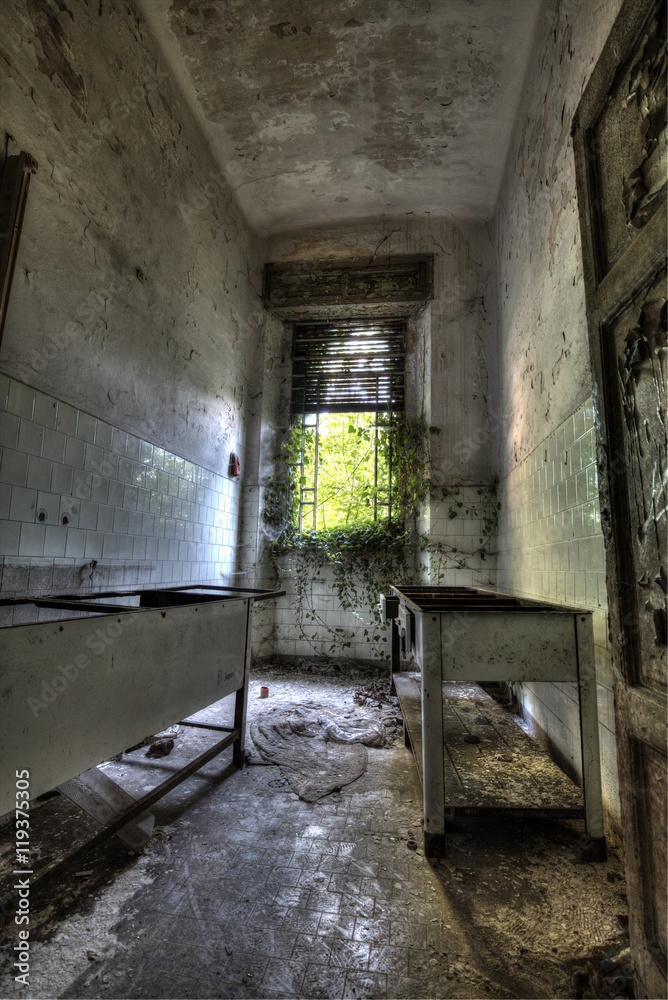 Alte und verlassene psychiatrische Klinik