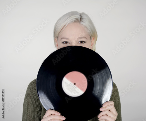 Bild auf Leinwand Frau mit Schallplatte