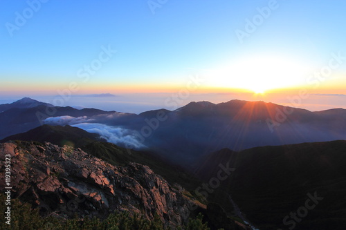 南アルプス北岳の夜明け © takas0325