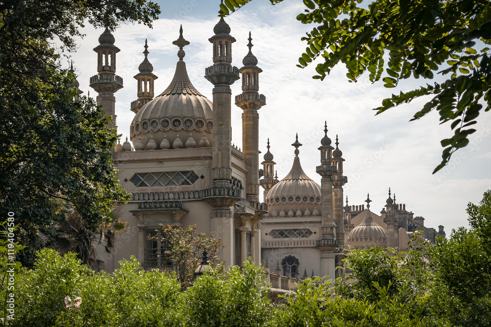 the-royal-pavilion-is-an-exotic-palace-in-the-centre-of-brighton-built