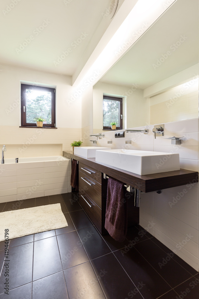 Comfortable and simple bathroom design Comfortable and simple bathroom design