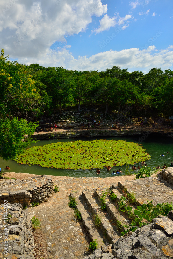Dzibilchaltún. Il Cenote Xlacah