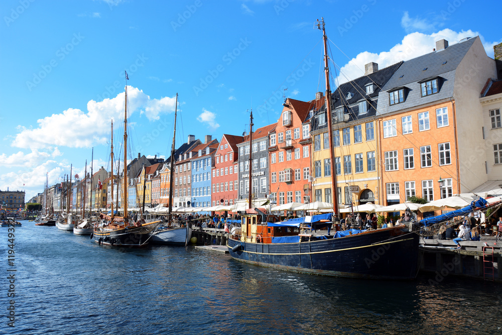Hafen und Promenade Nyhavn in Kopenhagen, Dänemark 
