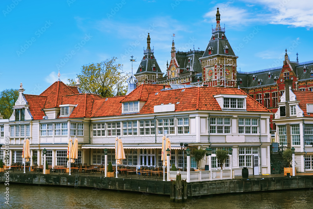 Fototapeta premium Budynki w Amsterdamie