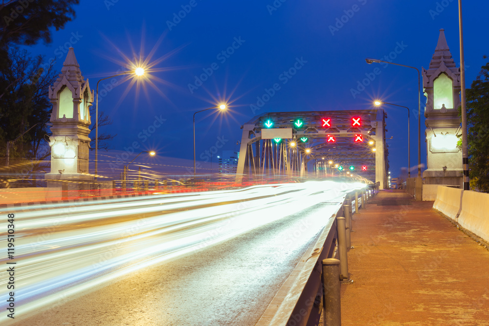 Fototapeta premium Sunset traffic and city.