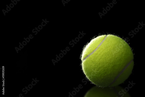 テニスボール © sumire8