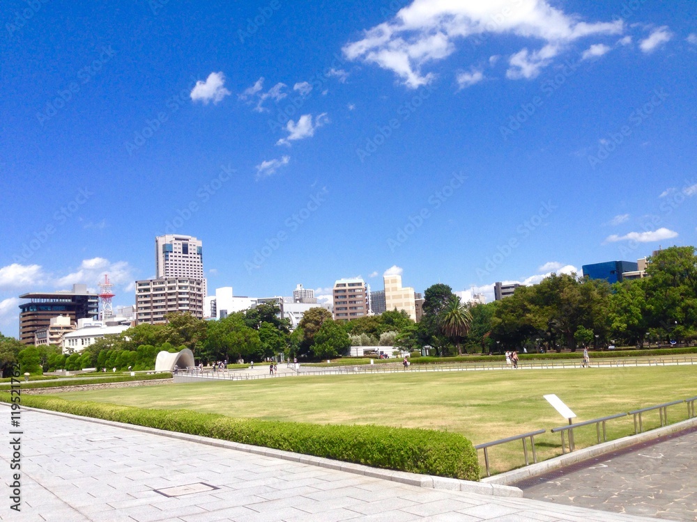 Fototapeta premium 広島平和記念公園の風景