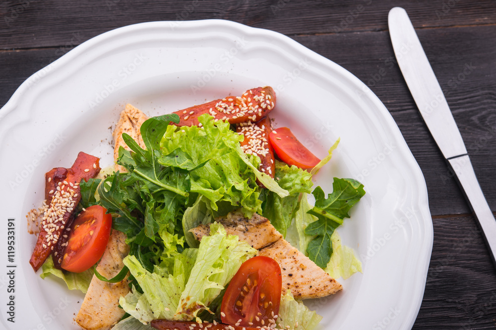 Caesar salad with grilled chicken