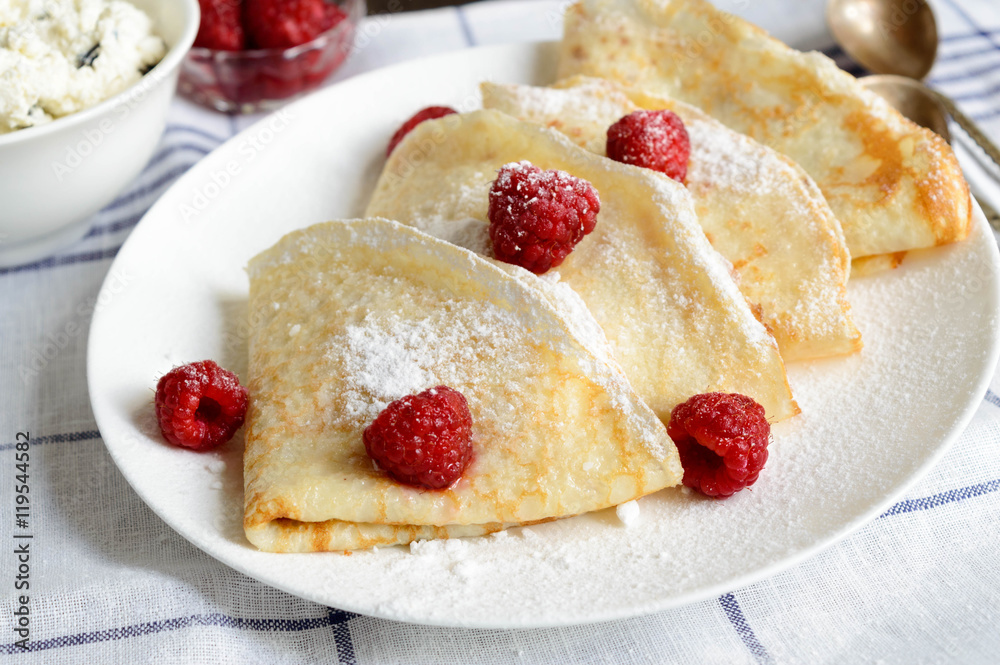 crepes and respberry crepes and respberry