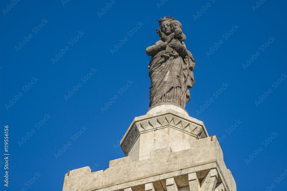 Vienne/statue de Marie avec enfant