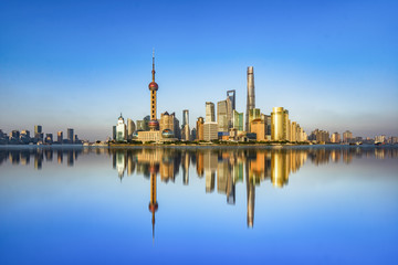 Papier peint photo Shanghai Vues spectaculaires du Bund à Shanghai  © kalafoto