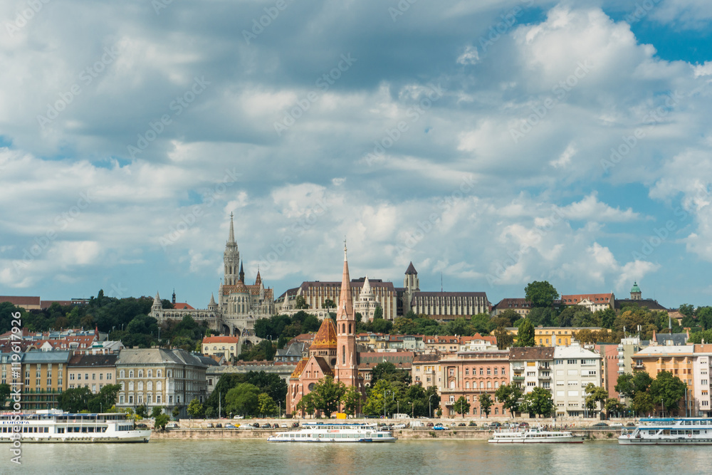 Fototapeta premium Budapest, Hungary - 15 August 2016. picturesque view on Budapest and Danube