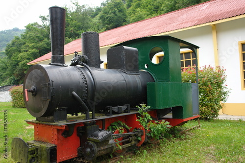 Maquina de vapor encargada del transporte de carb  n del Valle de Samu  o