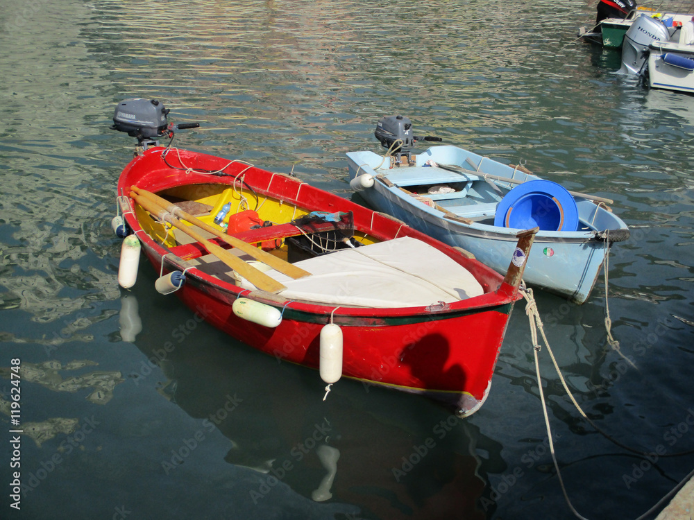 Obraz premium 2 motor boats tied