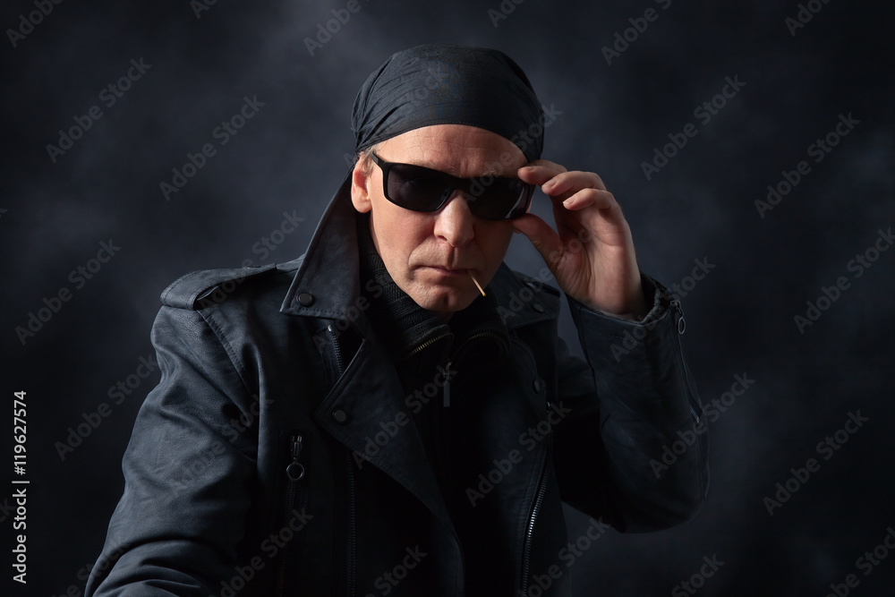 Obraz premium man in black jacket